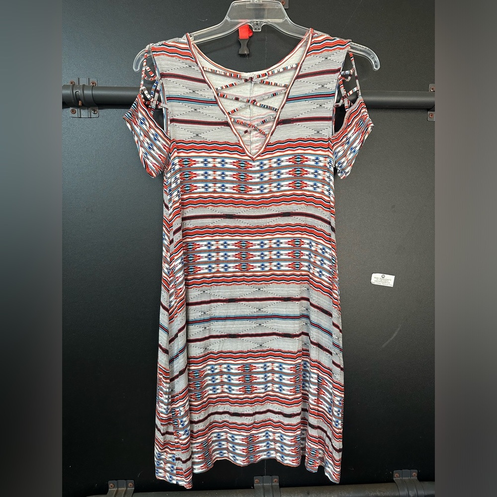 Soulmates Cold Shoulder Criss Cross Neckline Knee Length Print Dress, M